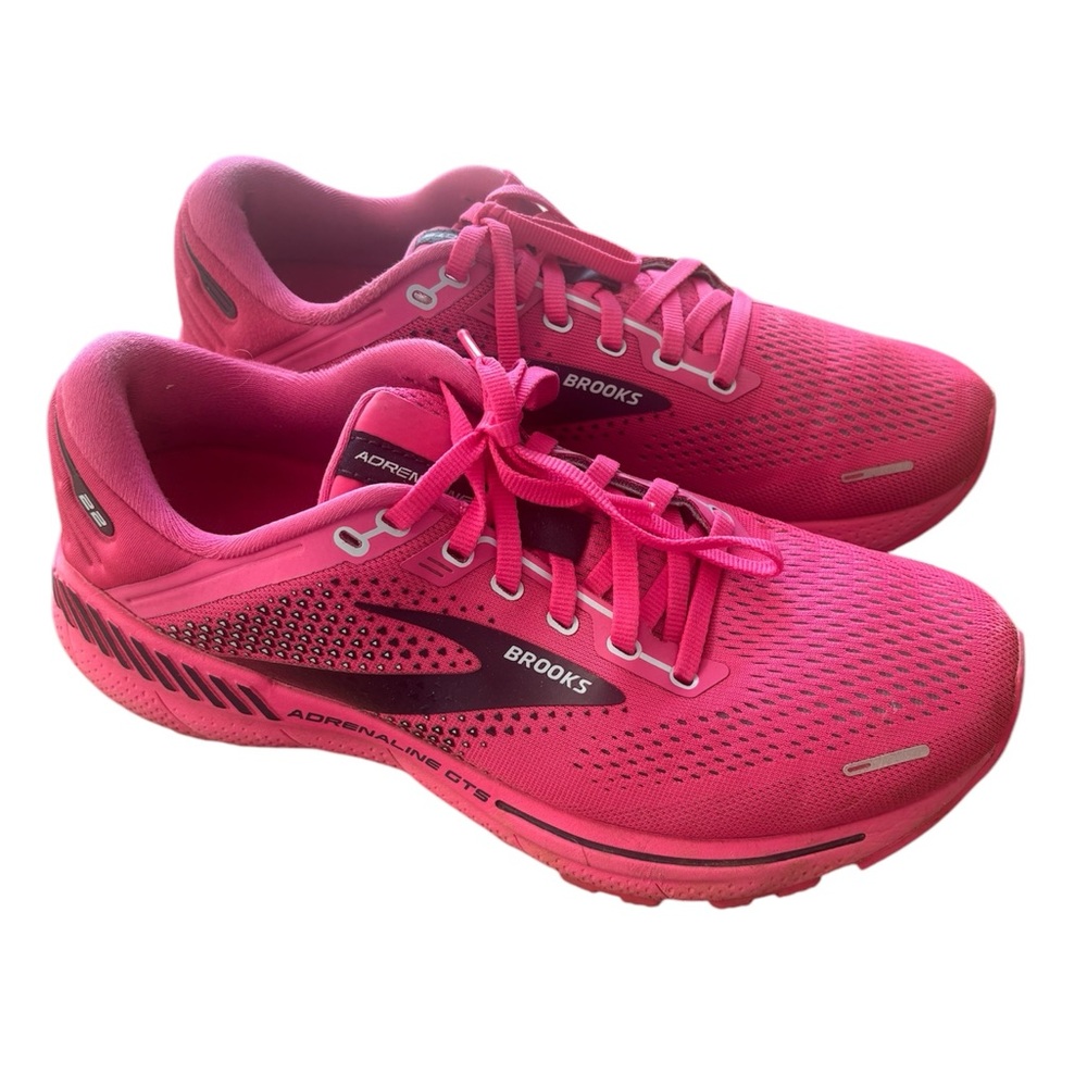 Brooks Pink Athletic Shoes with Breathable Mesh and Rubber Sole